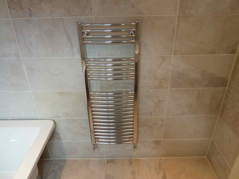 Family Bathroom 1.jpg