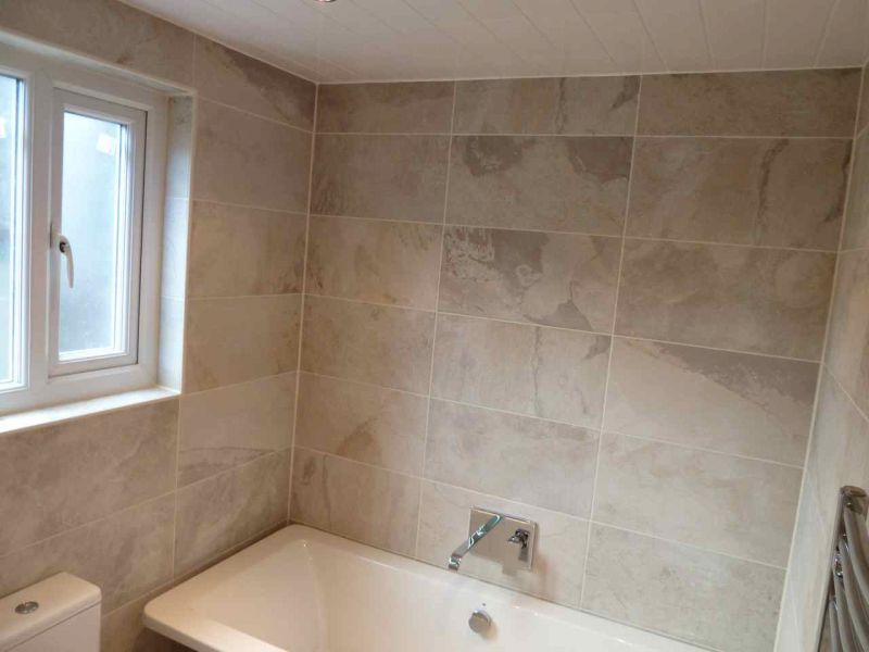 Family Bathroom 9.jpg