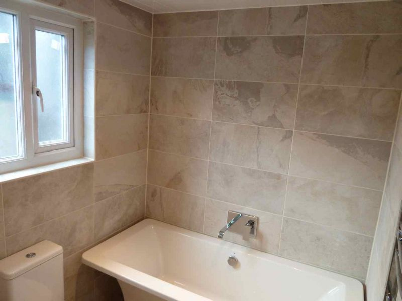 Family Bathroom 10.jpg