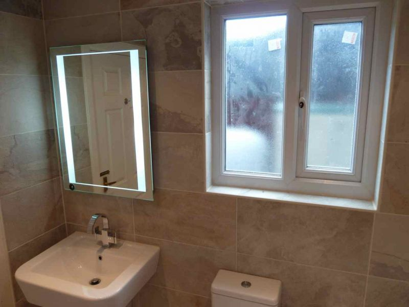 Family Bathroom 15.jpg