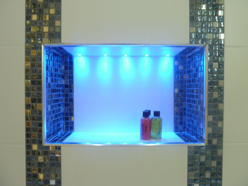 Tiled alcove