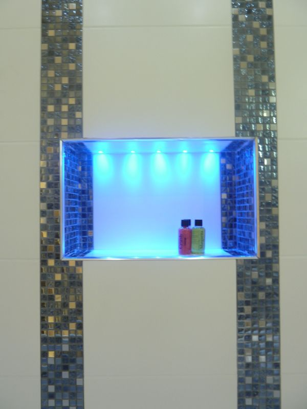 Tiled alcove