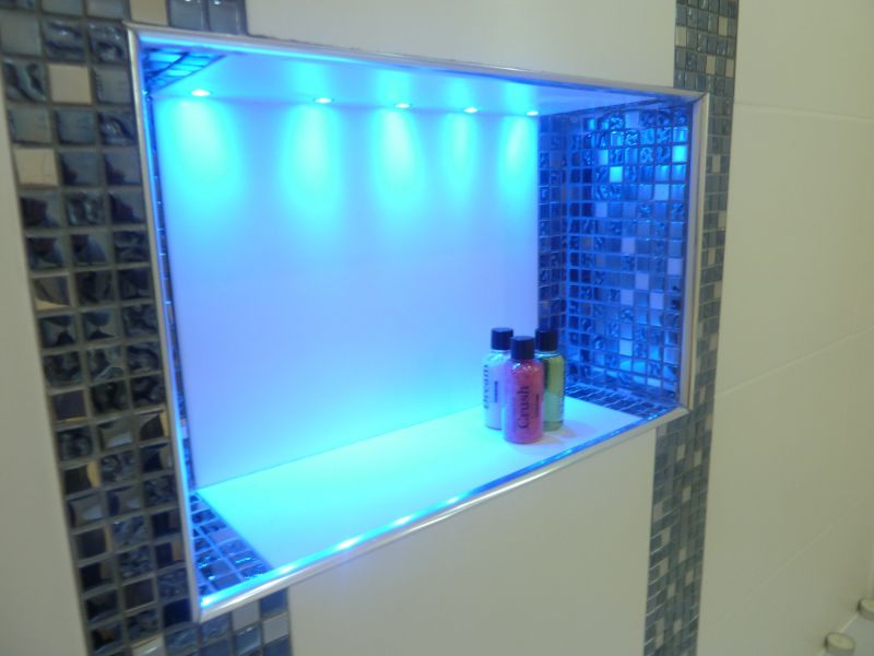 Tiled alcove