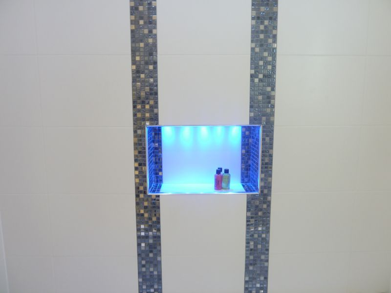 Tiled alcove